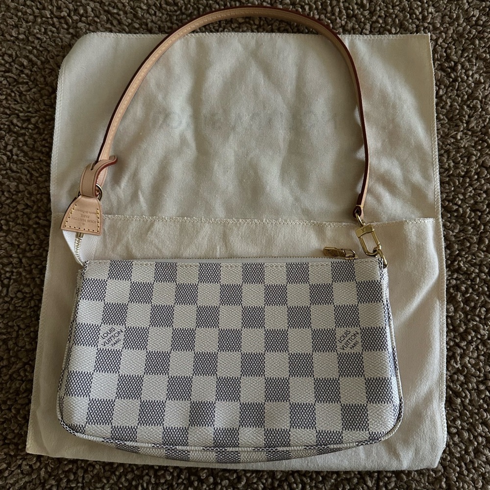 Louis Vuitton Pochette Accessoires